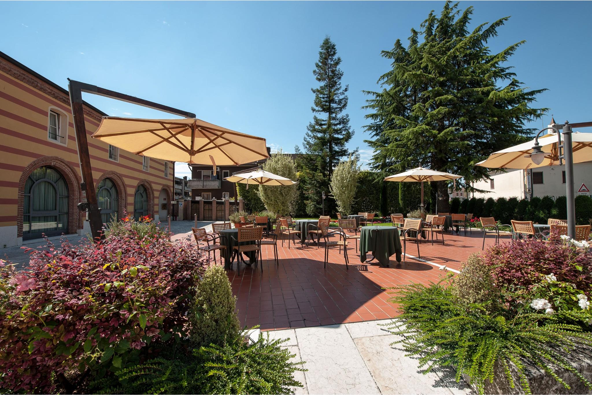 Malaspina Hotel Castel d'Azzano