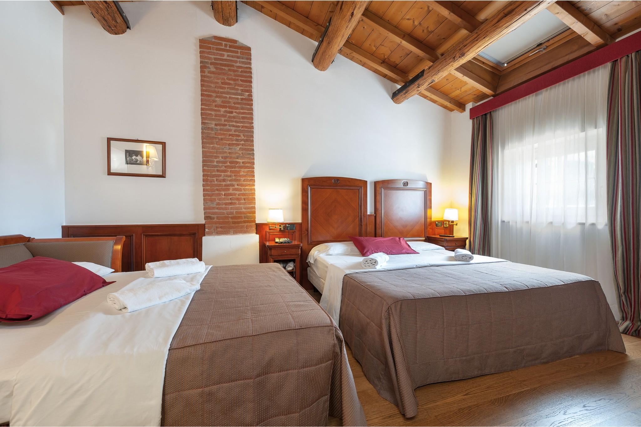 Hotel Malaspina Castel d'Azzano