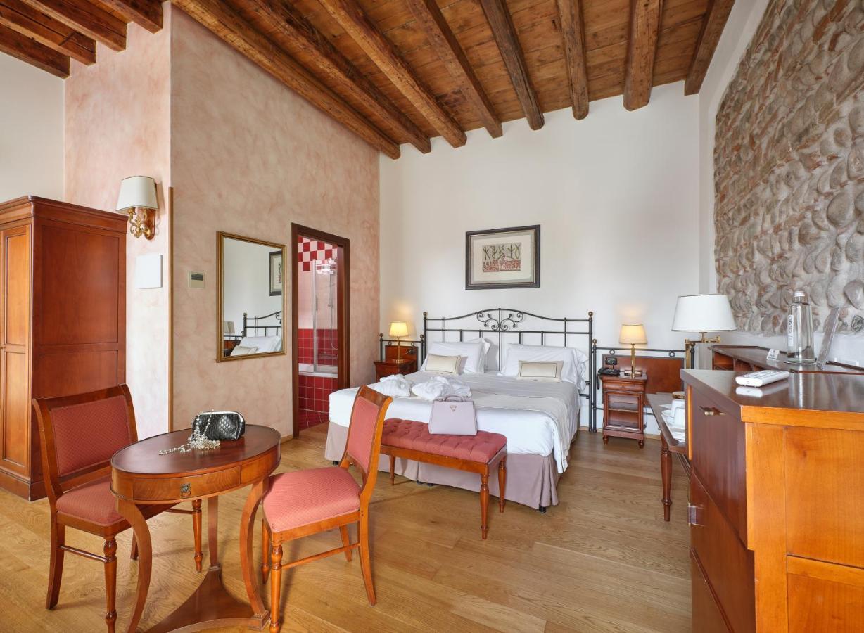 Malaspina Hotel Castel d'Azzano